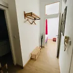 Nice City Apartment Апартаменты