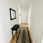 Nice City Apartment Апартаменты