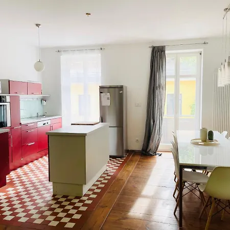 דירה Nice City Apartment *