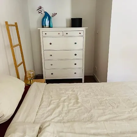 Nice City Apartment ברלין