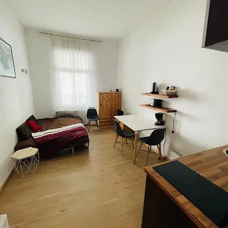 Nice City Apartment דירה *