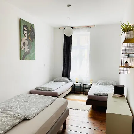 アパート Nice City Apartment