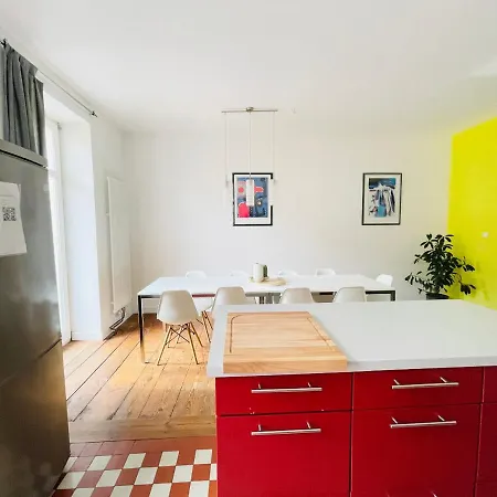 Nice City Apartment アパート