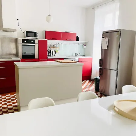 Nice City Apartment アパート