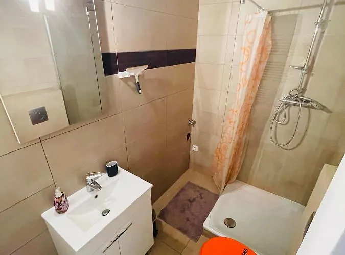 Lägenhet Nice City Apartment