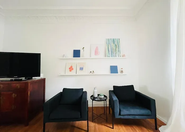 Nice City Apartment Lägenhet