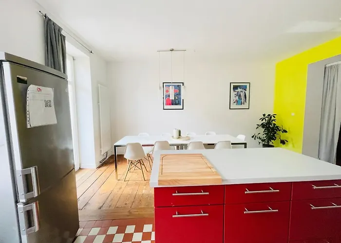 Nice City Apartment Lägenhet